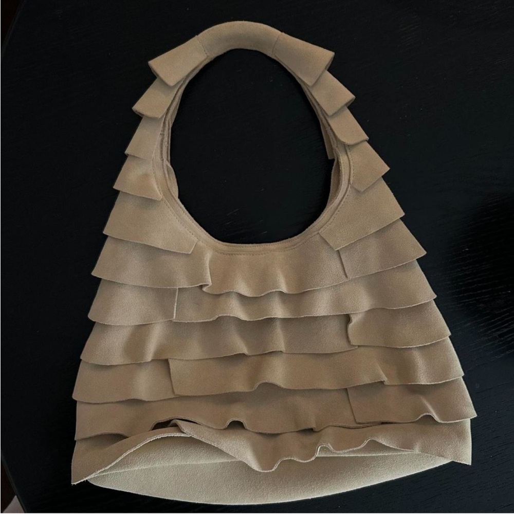 Elegant Layered Tan Shoulder Bag